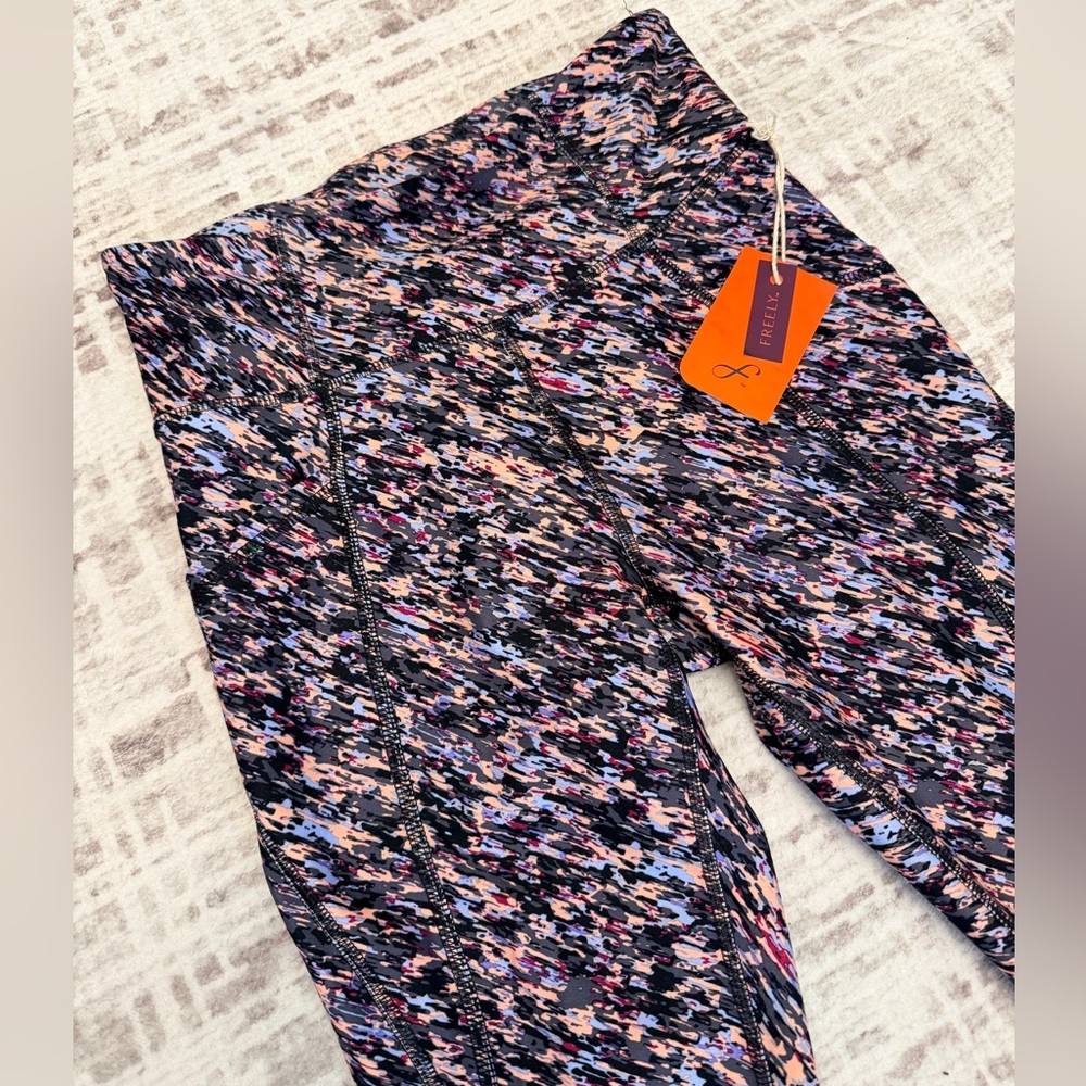 Freely NWT Colorful Buttery Soft Leggings -M